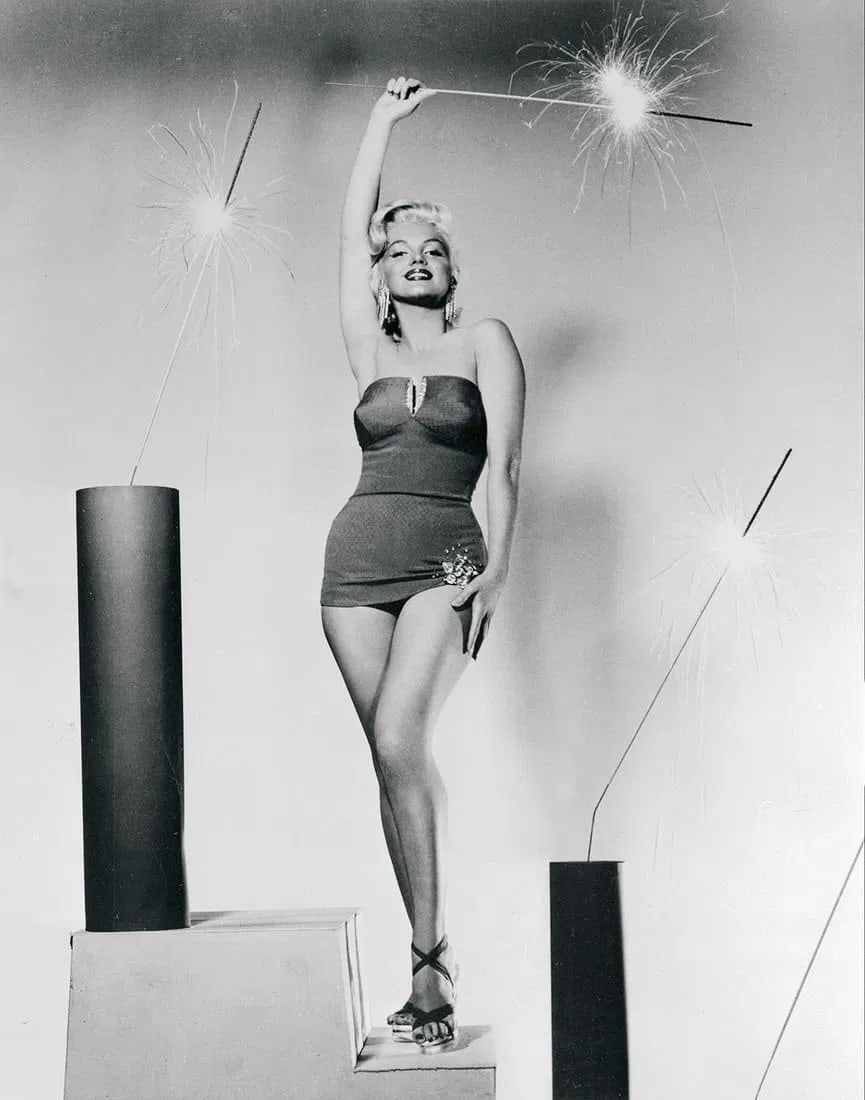 BETTMANN MARILYN MONROE (AMERICAN) PRINT ON PAPER: Bettmann Marilyn Monroe (American) Print on Paper.