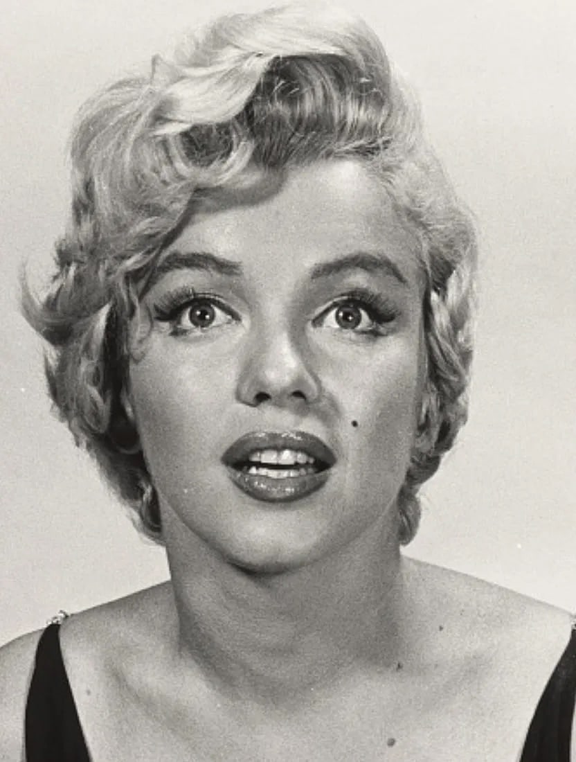 FRANK POWOLNY MARILYN MONROE (AMERICAN) PRINT ON PAPER: Frank Powolny Marilyn Monroe (American) Print on Paper.