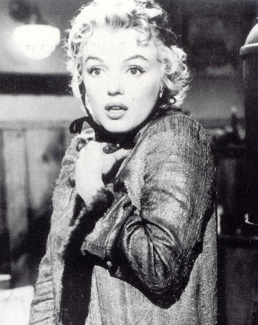 MARILYN MONROE (AMERICAN) PRINT ON PAPER: Marilyn Monroe (American) Print on Paper.