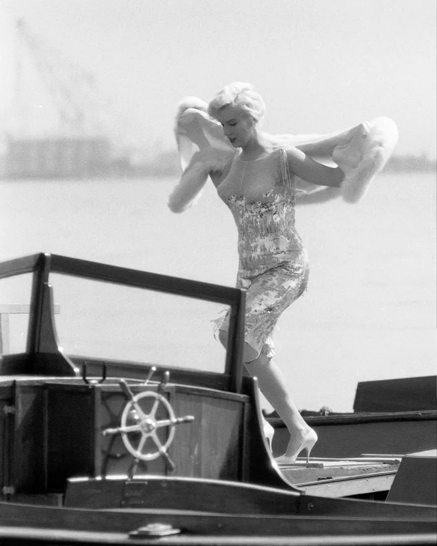 GEORGE VREELAND HILL MARILYN MONROE (AMERICAN) PRINT ON PAPER: George Vreeland Hill Marilyn Monroe (American) Print on Paper.