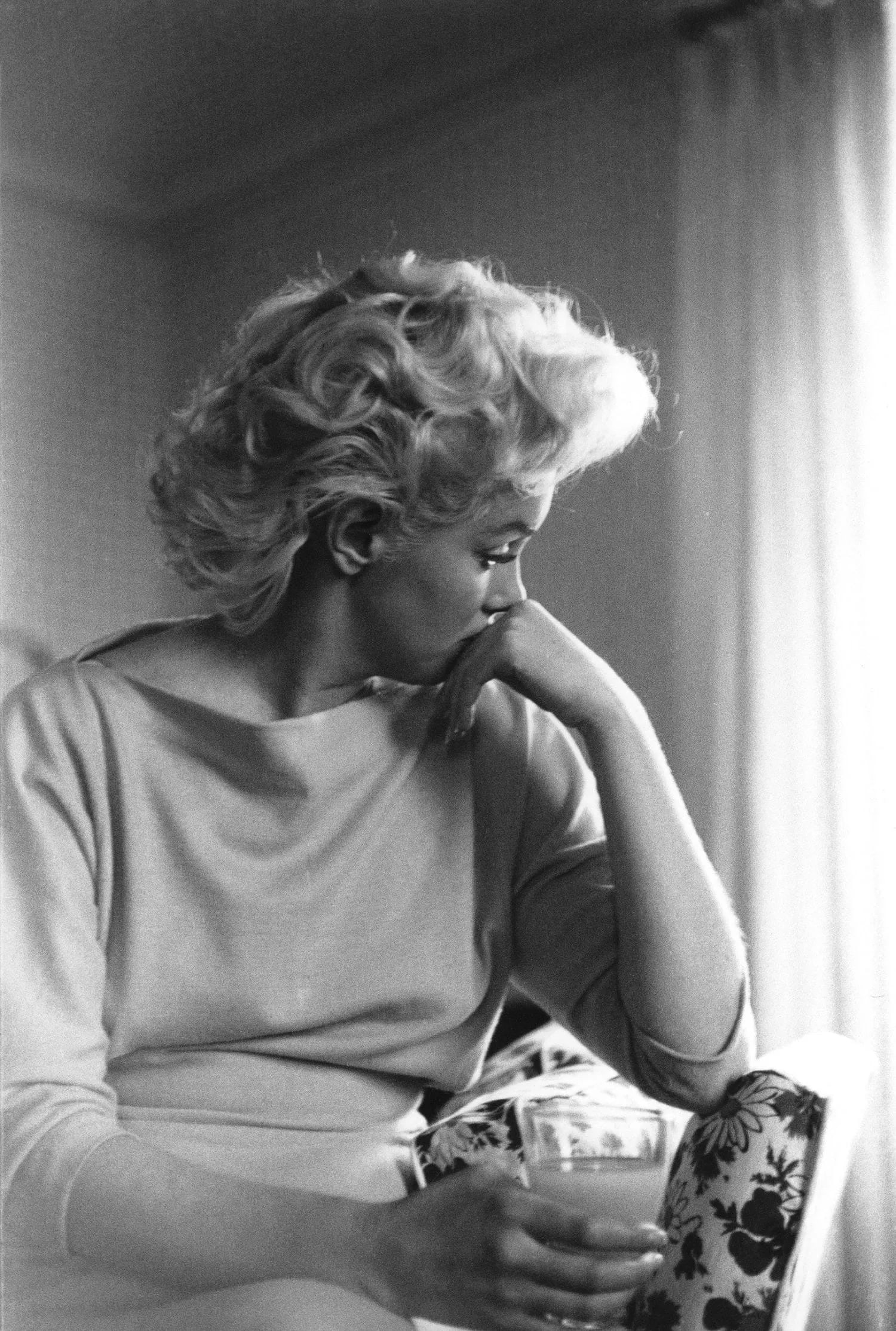 MARILYN MONROE (AMERICAN) PRINT ON PAPER: Marilyn Monroe (American) Print on Paper.