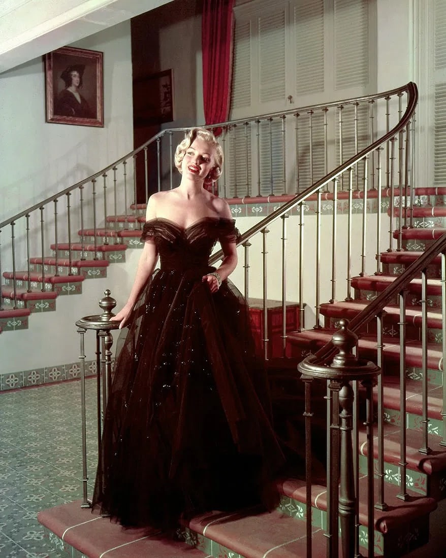 JOHN FLOREA MARILYN MONROE (AMERICAN) PRINT ON PAPER: John Florea Marilyn Monroe (American) Print on Paper.