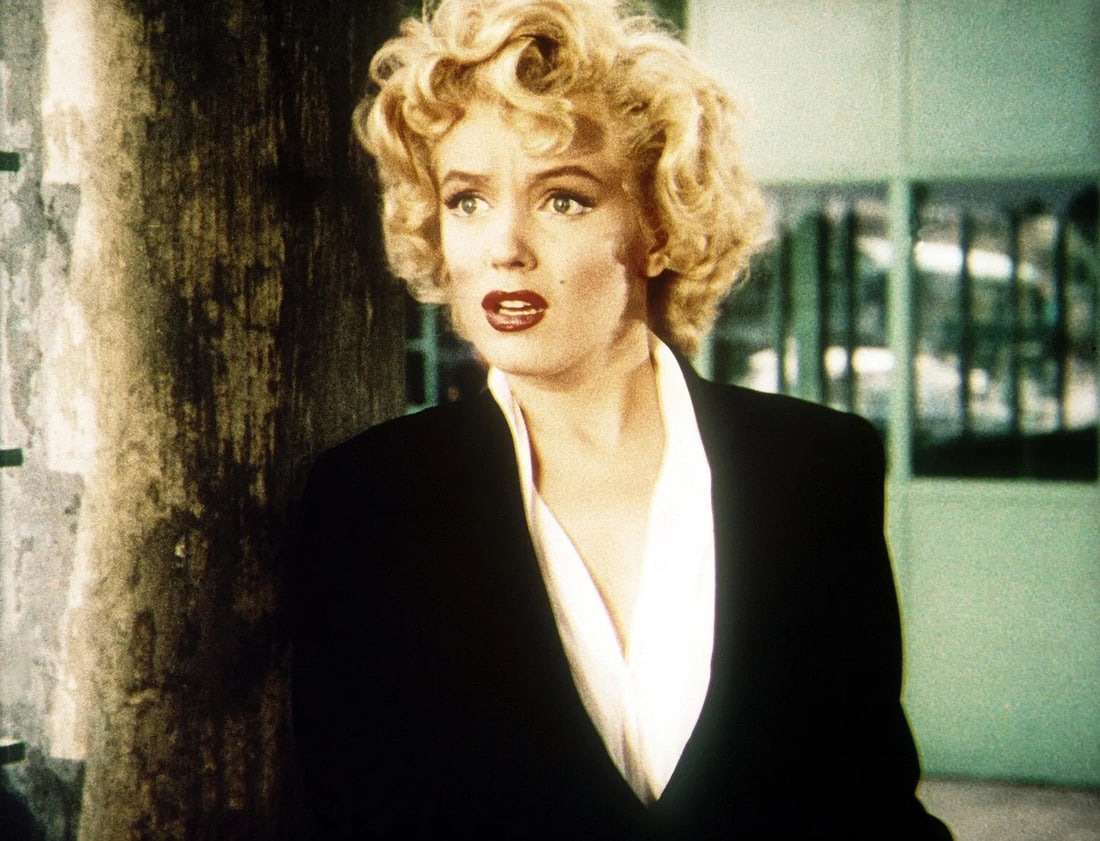 MARILYN MONROE (AMERICAN) PRINT ON PAPER: Marilyn Monroe (American) Print on Paper.