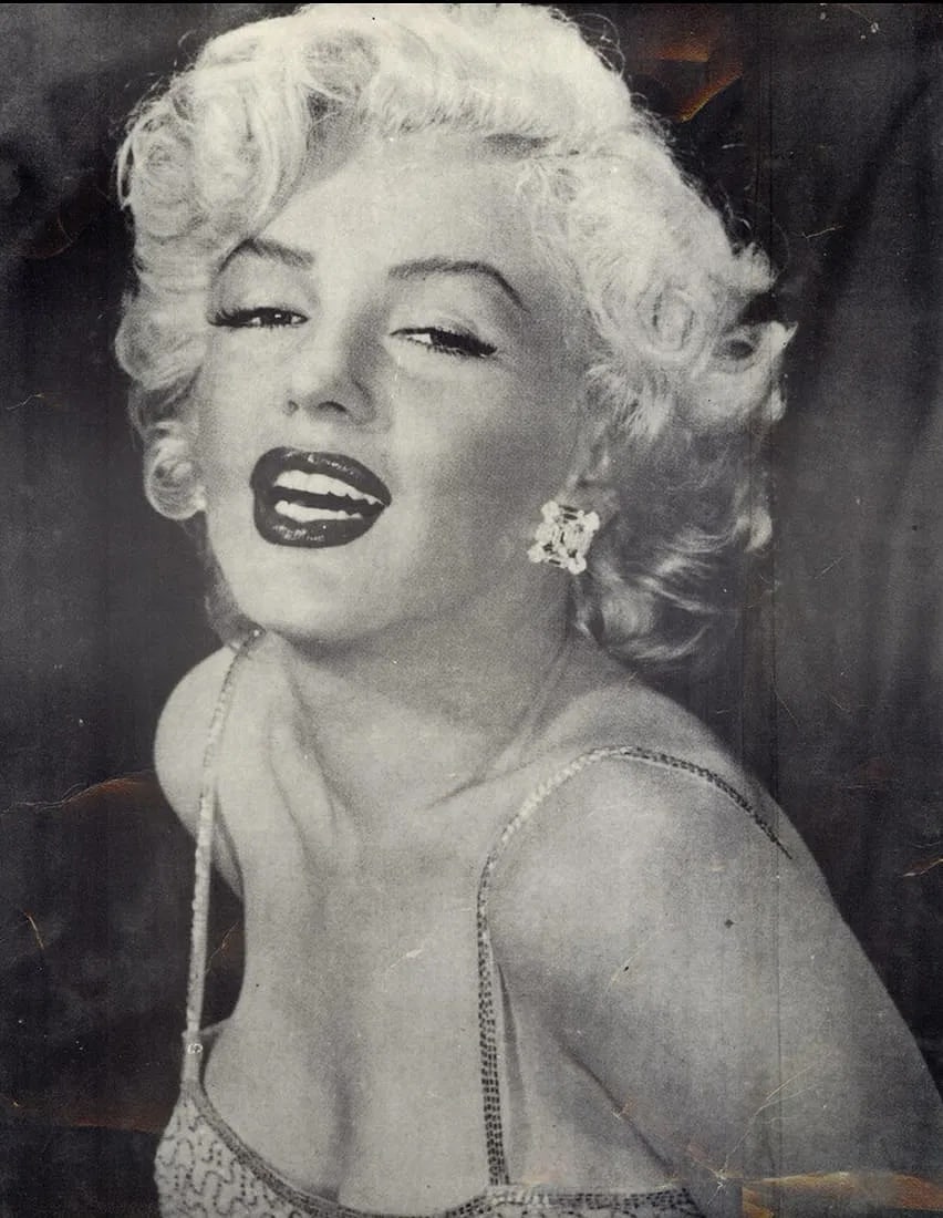 EUGENE KORMAN MARILYN MONROE (AMERICAN) PRINT ON PAPER: Eugene Korman Marilyn Monroe (American) Print on Paper.