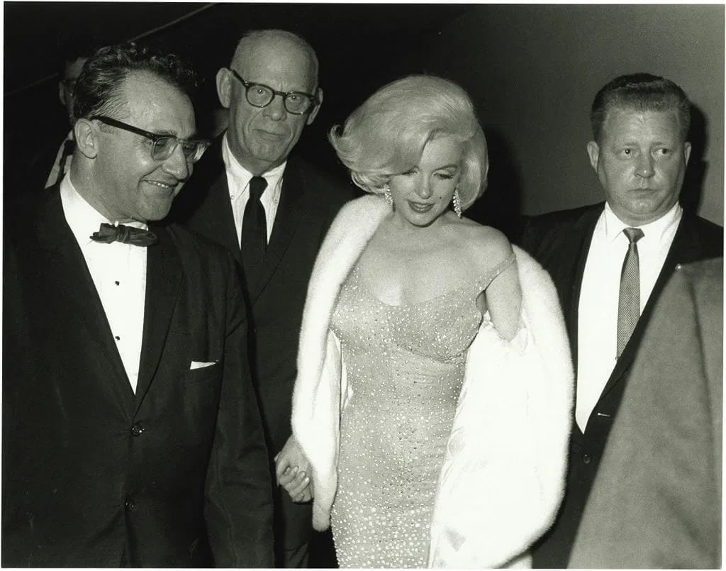 MARILYN MONROE (AMERICAN) PRINT ON PAPER: Marilyn Monroe (American) Print on Paper.