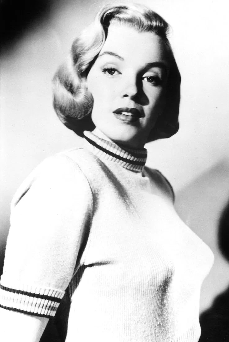 MARILYN MONROE (AMERICAN) PRINT ON PAPER: Marilyn Monroe (American) Print on Paper.