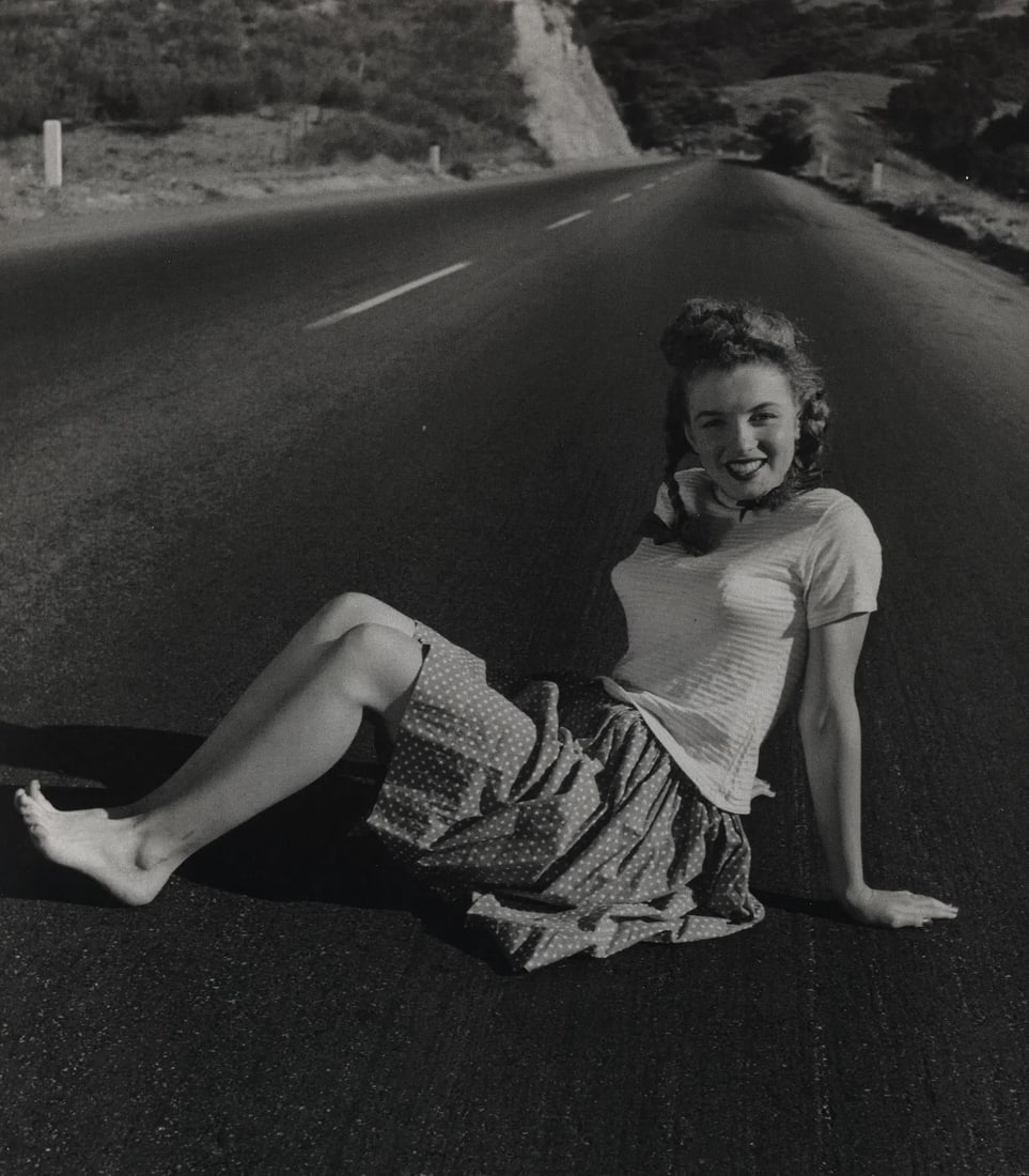 MARILYN MONROE (AMERICAN) PRINT ON PAPER: Marilyn Monroe (American) Print on Paper.