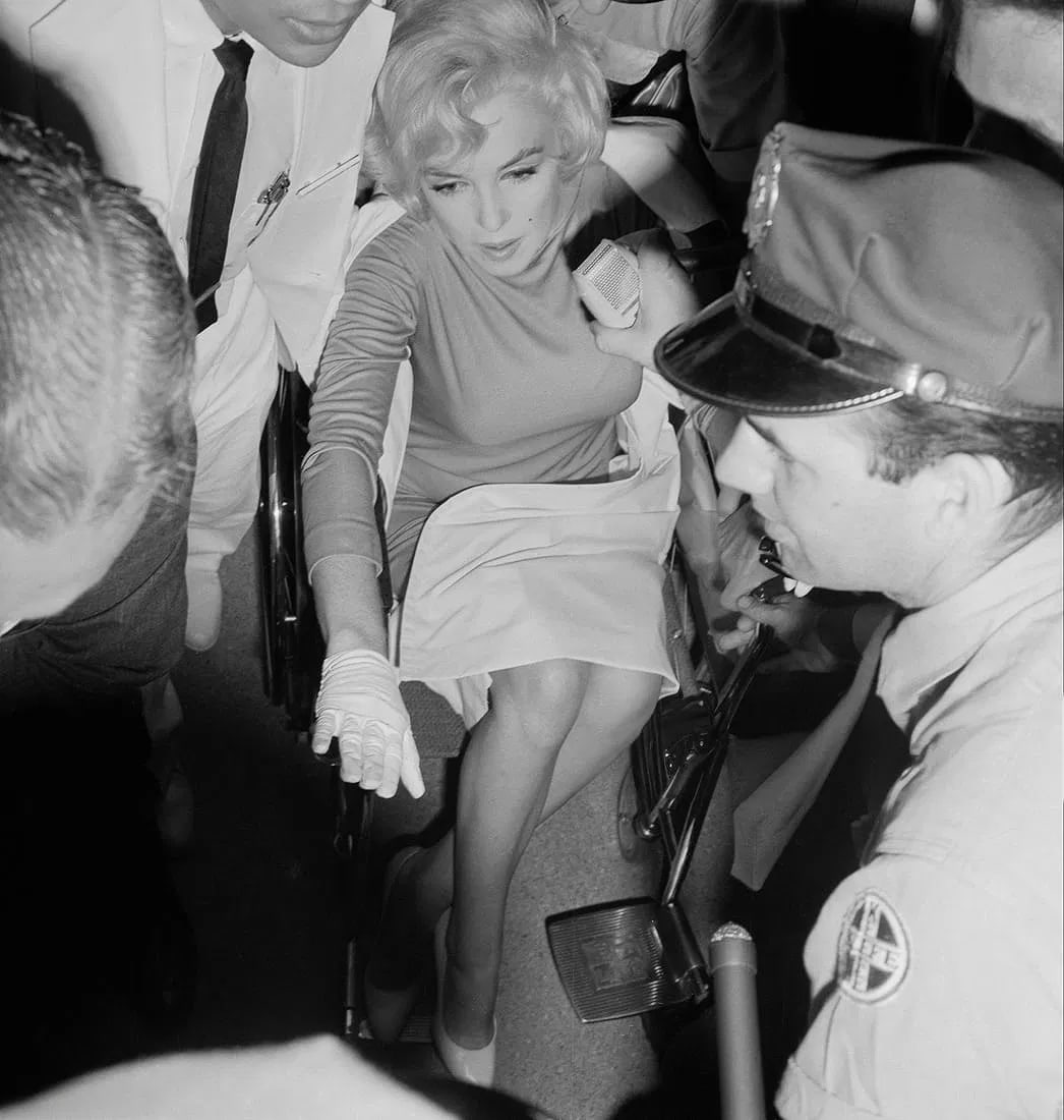 DAVID CICERO MARILYN MONROE (AMERICAN) PRINT ON PAPER: David Cicero Marilyn Monroe (American) Print on Paper.