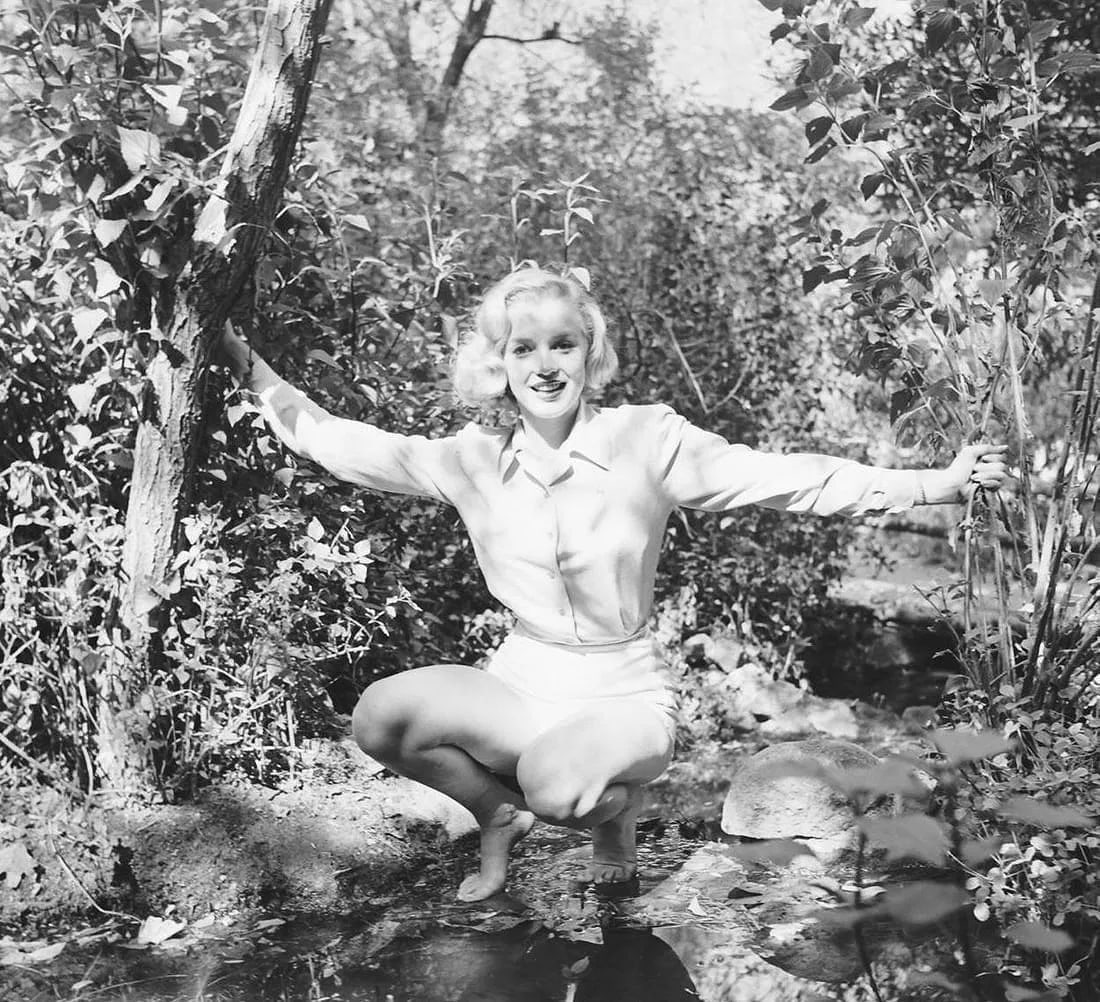 MARILYN MONROE (AMERICAN) PRINT ON PAPER: Marilyn Monroe (American) Print on Paper.