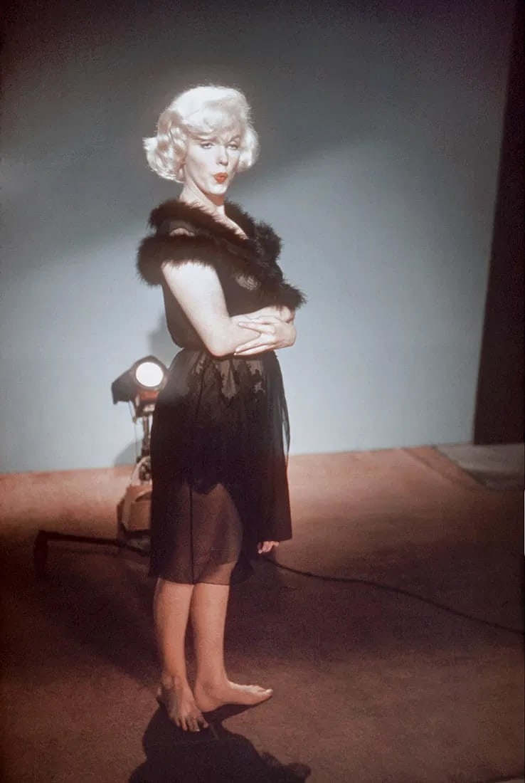 MARILYN MONROE (AMERICAN) PRINT ON PAPER: Marilyn Monroe (American) Print on Paper.