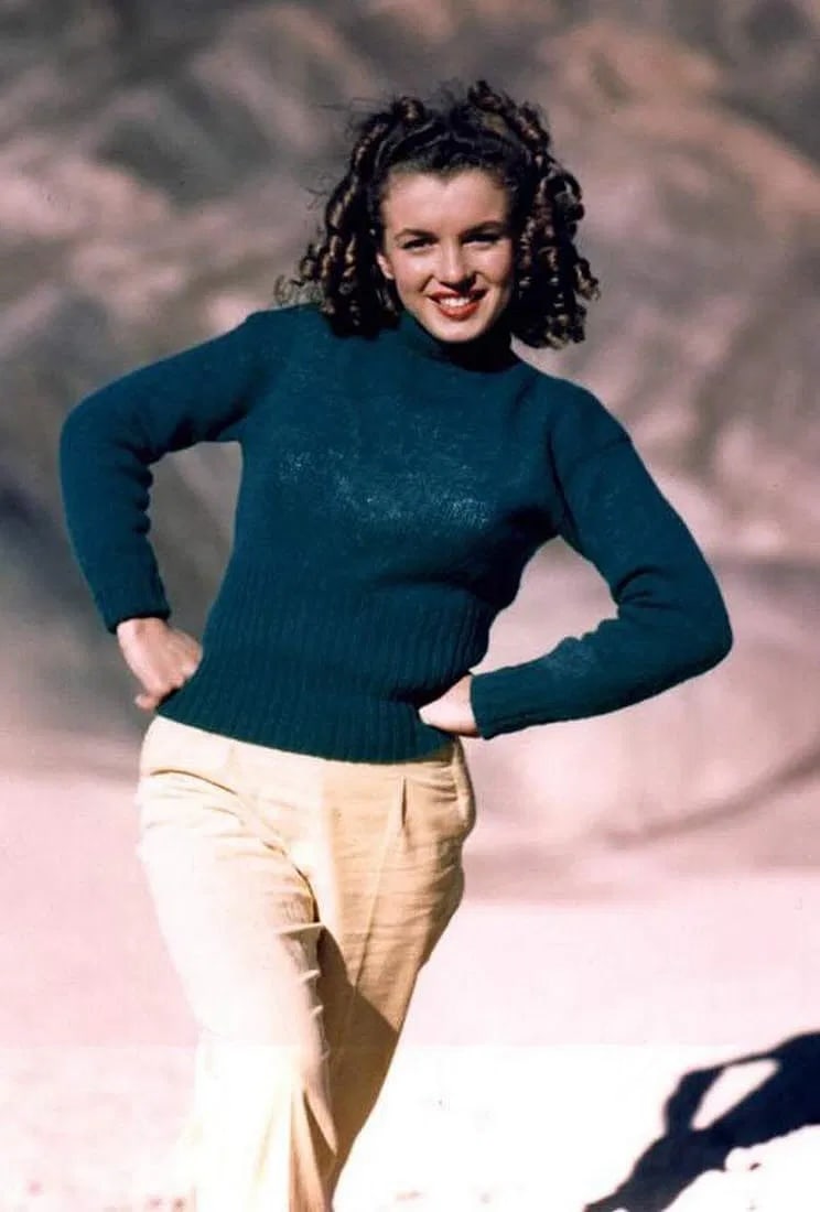 ANDRE DE DIENES (HUNGARIAN-AMERICAN) PRINT ON PAPER: Andre de Dienes (Hungarian-American) Print on Paper.