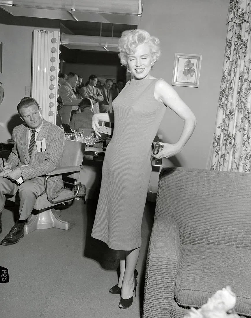 HULTON MARILYN MONROE (AMERICAN) PRINT ON PAPER: Hulton Marilyn Monroe (American) Print on Paper.