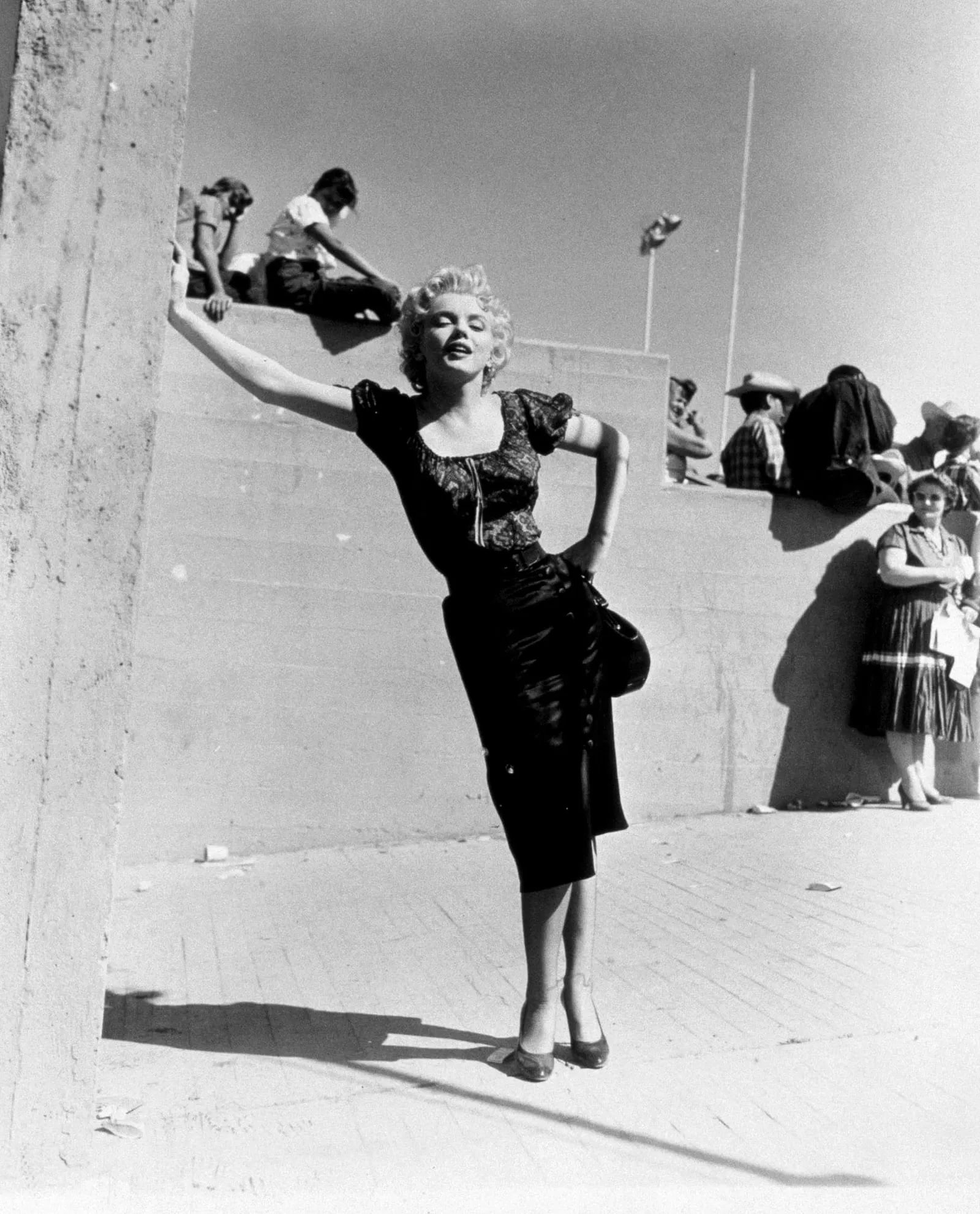 MILTON H. GREENE (AMERICAN) PRINT ON PAPER (1 of 1)