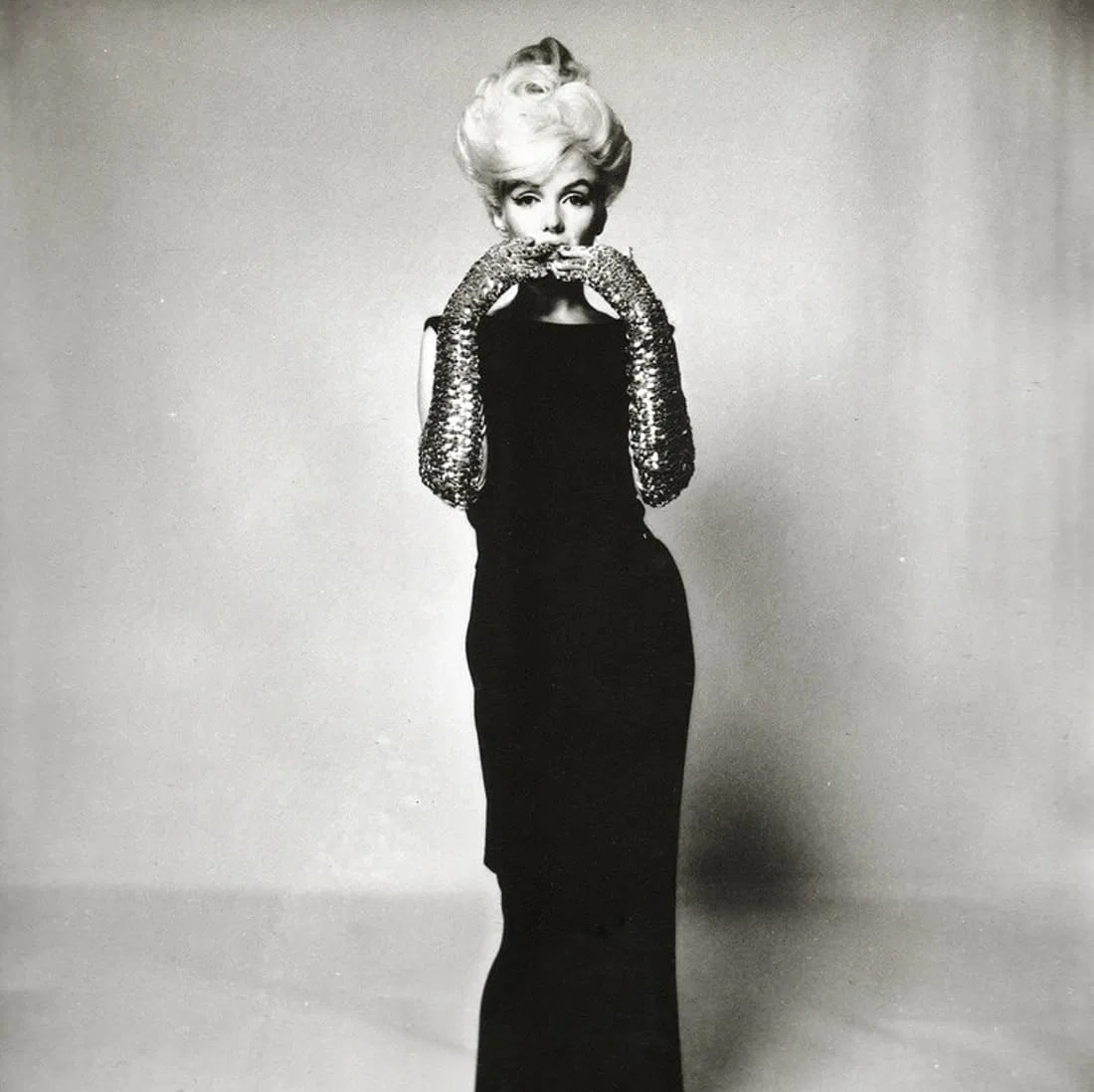 MARILYN MONROE (AMERICAN) PRINT ON PAPER: Marilyn Monroe (American) Print on Paper.