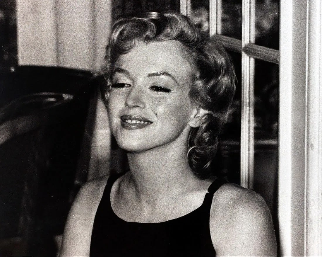 MARILYN MONROE (AMERICAN) PRINT ON PAPER: Marilyn Monroe (American) Print on Paper.