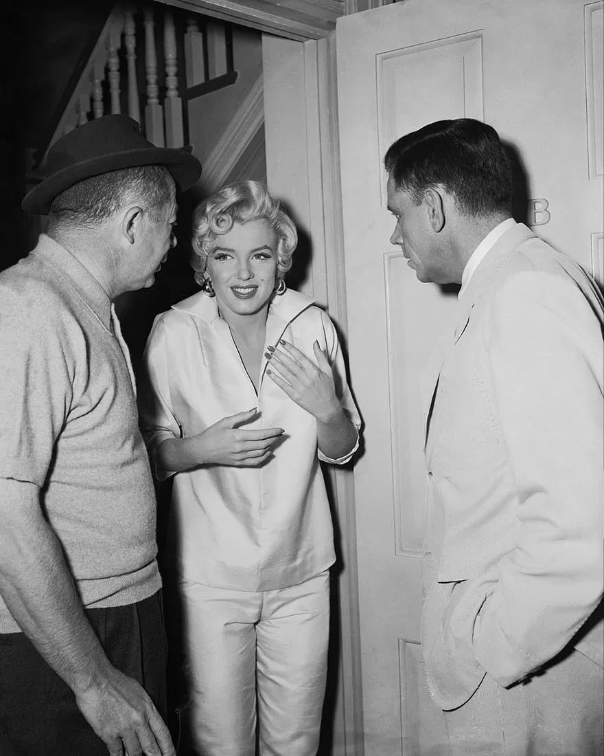 BETTMANN MARILYN MONROE (AMERICAN) PRINT ON PAPER: Bettmann Marilyn Monroe (American) Print on Paper.