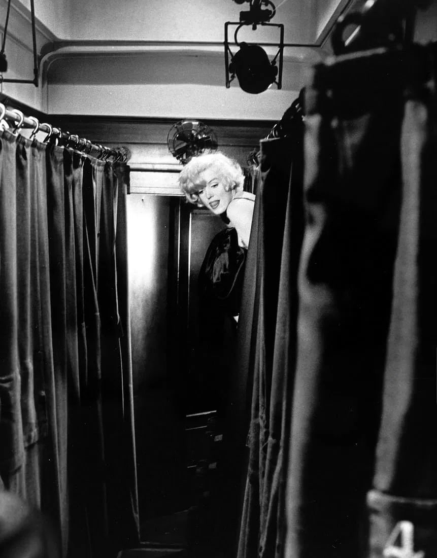 EARL LEAF (AMERICAN) MARILYN MONROE (AMERICAN) PRINT ON PAPER: Earl Leaf (American) Marilyn Monroe (American) Print on Paper.