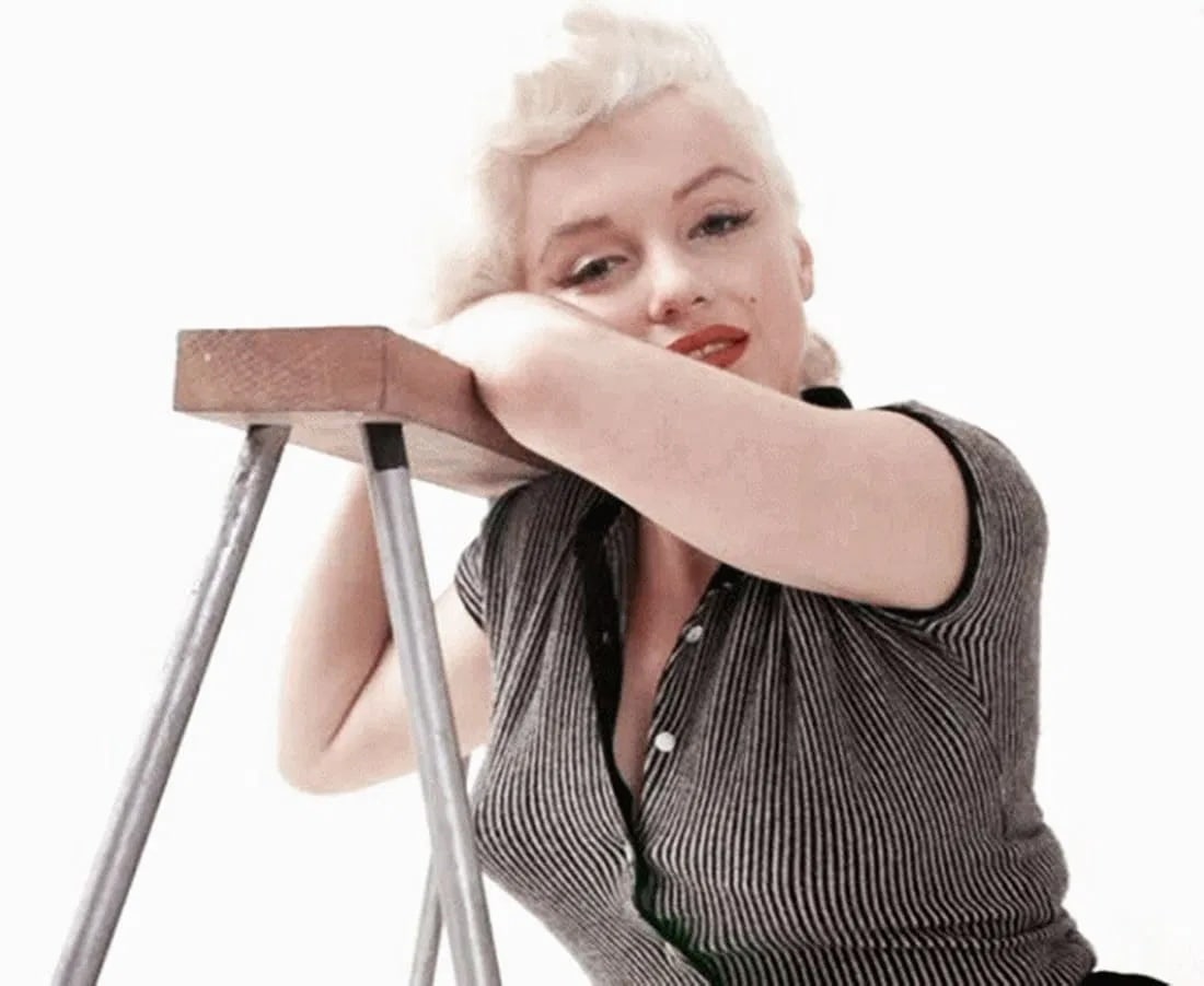MARILYN MONROE (AMERICAN) PRINT ON PAPER: Marilyn Monroe (American) Print on Paper.