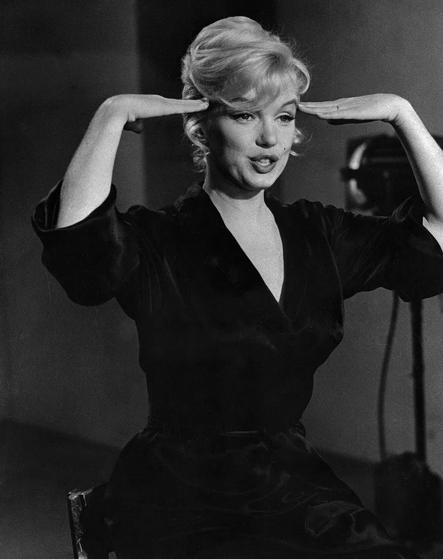 MARILYN MONROE (AMERICAN) PRINT ON PAPER: Marilyn Monroe (American) Print on Paper.