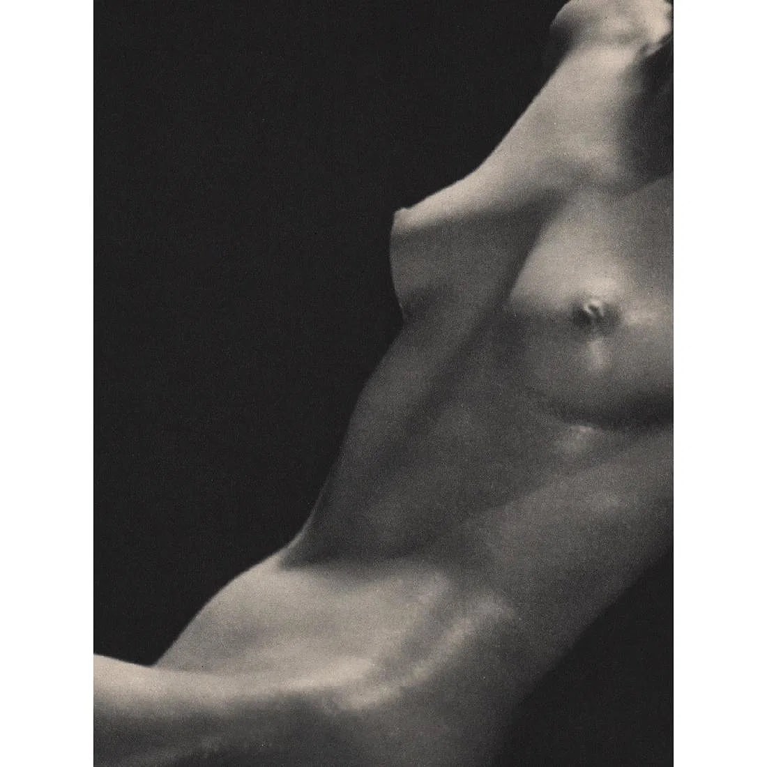 LASZLO WILLINGER (HUNGARIAN-AMERICAN) PRINT ON PAPER: Laszlo Willinger (Hungarian-American) Print on Paper. Nude. Printed in USA in 1930s. Measures 6.00 x 8.00 inches.