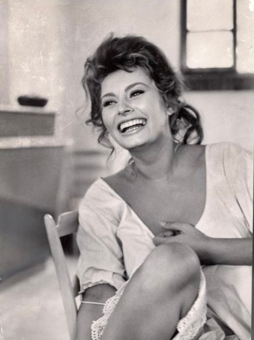 SOPHIA LOREN (ITALIAN) PRINT ON PAPER: Sophia Loren (Italian) Print on Paper. Madame. Measures 24.00 x 30.00 inches.