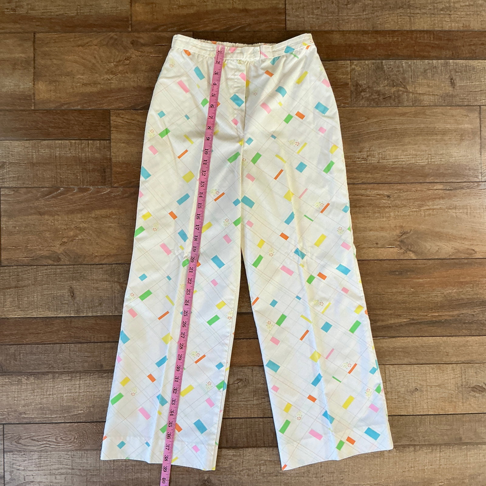 Vintage 1970s Novelty Print Pants, White w/ Multicolor Geometric Confetti Pattern, Size 12 (1 of 10)