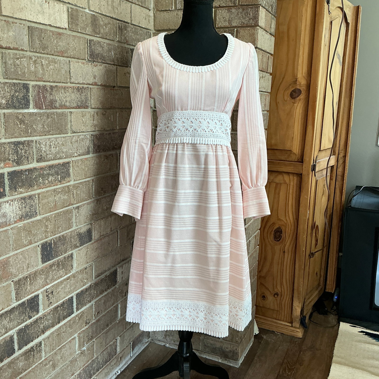 Vintage Calypso Pink Prairie Dress – Lace Trim Waist – Cottagecore Midi (1 of 11)