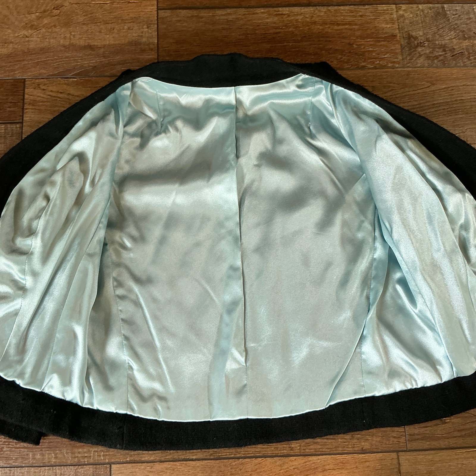 Vintage Sandra Sage Black Cropped Jacket – Satin Lined, Three-Button Front - 7