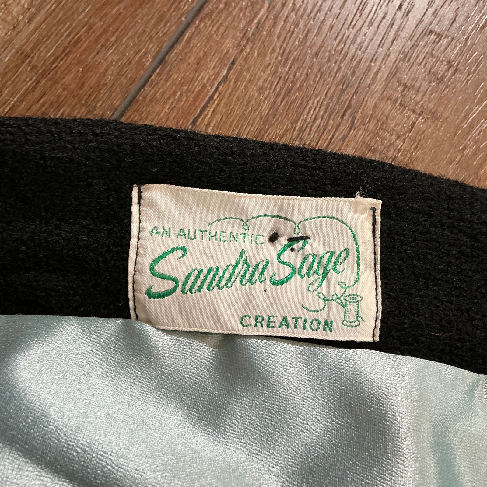 Vintage Sandra Sage Black Cropped Jacket – Satin Lined, Three-Button Front - 8