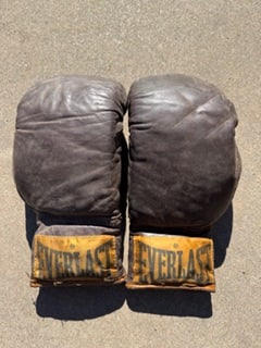 Vintage Everlast 12 oz. Leather Lace-Up Boxing Gloves, Pair (1 of 6)