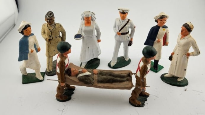 Lot of WWII Era Military Medical Personnel, by Barclay or Manoil. (1 of 6)