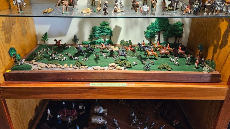 Custom-Made Fox Hunting Diorama w/ Metal Toys. (1 of 11)