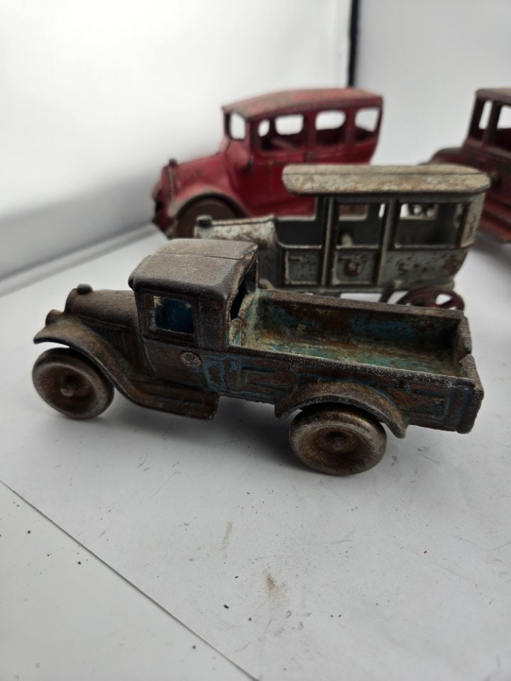 Old Taxicab and Bus Cast iron Toys. (1 of 8)