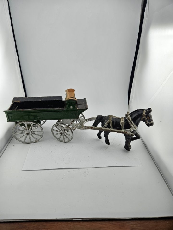 Kenton Cast Iron Delivery Wagon. (1 of 7)