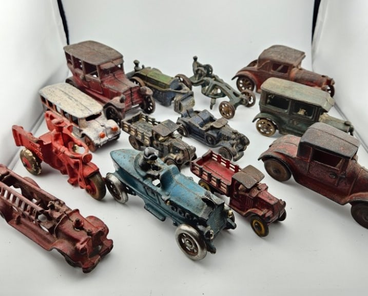 Lot of Heavier Cast Iron Cars & Other Vehicles. (1 of 12)