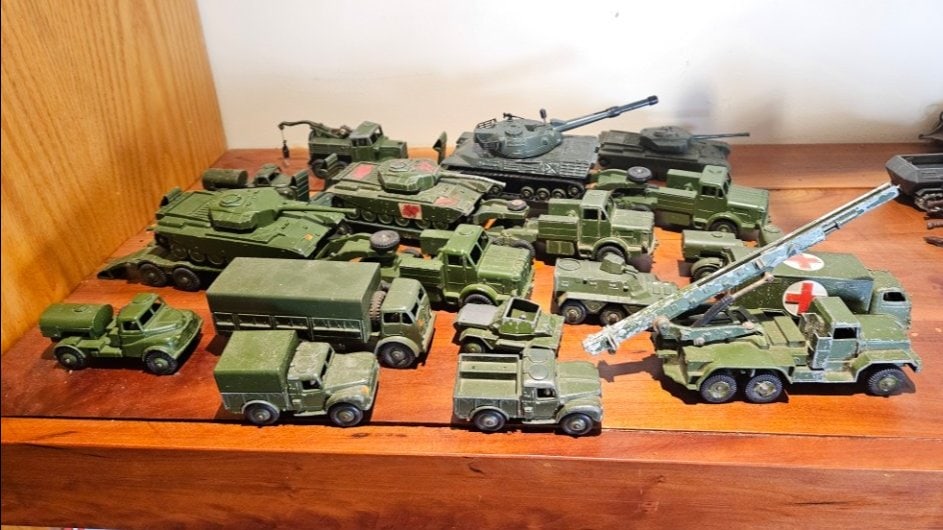 Lot of Dinky Toy Company Army Vehicles. (1 of 16)