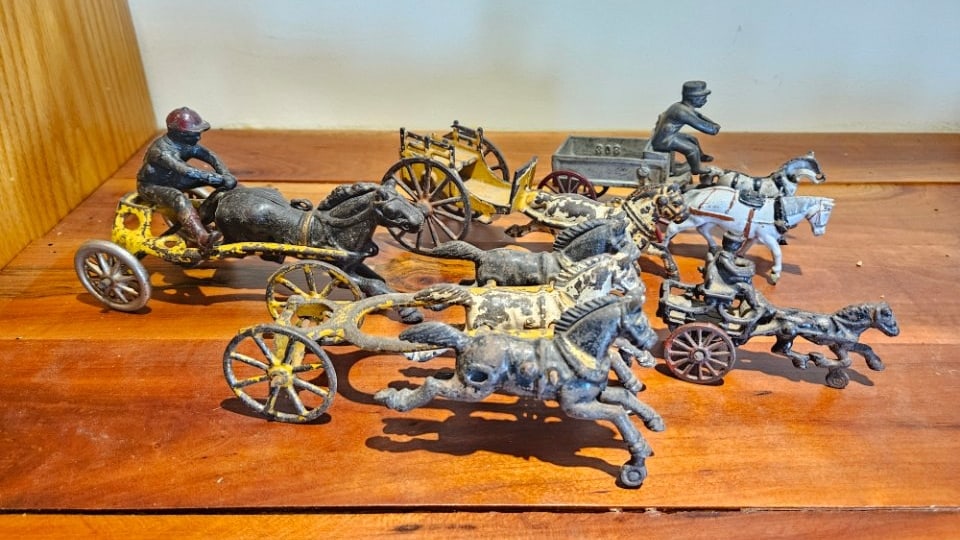 Lot of Horsedrawn Vehicles, including a Sulky. (1 of 7)