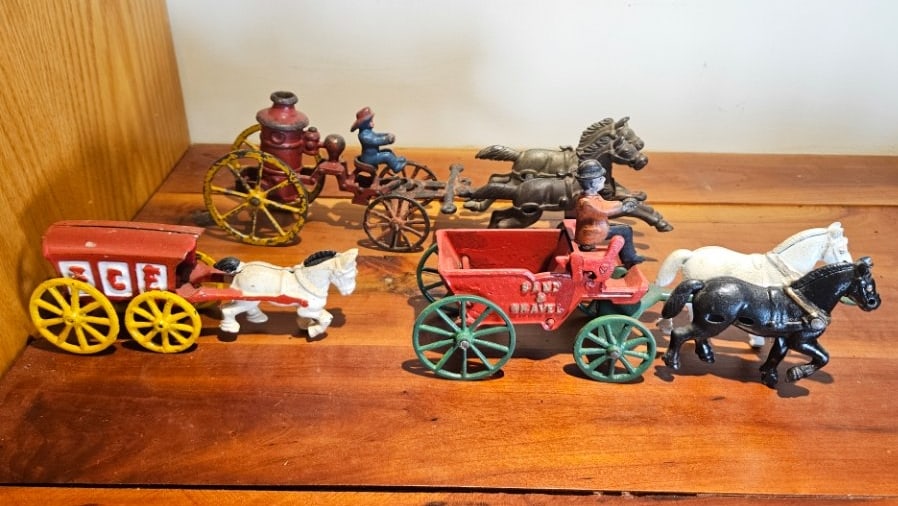 Group of Handpainted Cast Iron American Colonial Figurines.: Group of Handpainted Cast Iron American Colonial Figurines. Includes George Washington on a Horse, & Sets of Fife and Drummer Teams, 9 Figures in All.