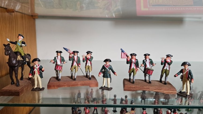 Dozens of Scottish Musicians by Britains Ltd, and Other Makers. (1 of 6)