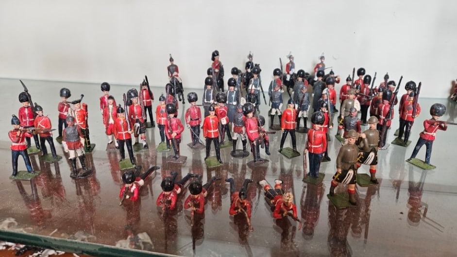 Large Group of Metal Handpainted Scottish Infantry, Most by Britains Ltd. (1 of 9)