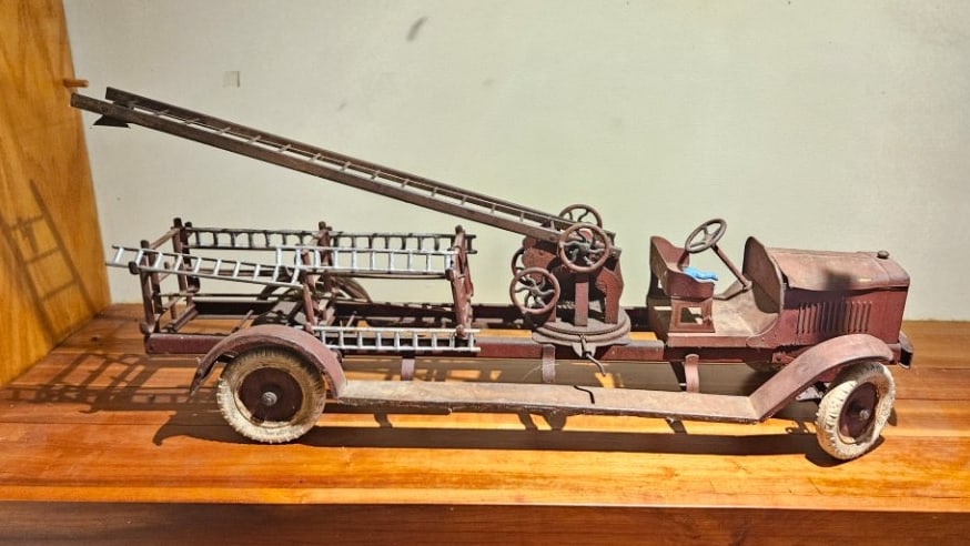 Large Antique Metal Fire Department Ladder Truck from Kingsbury Toys. (1 of 9)