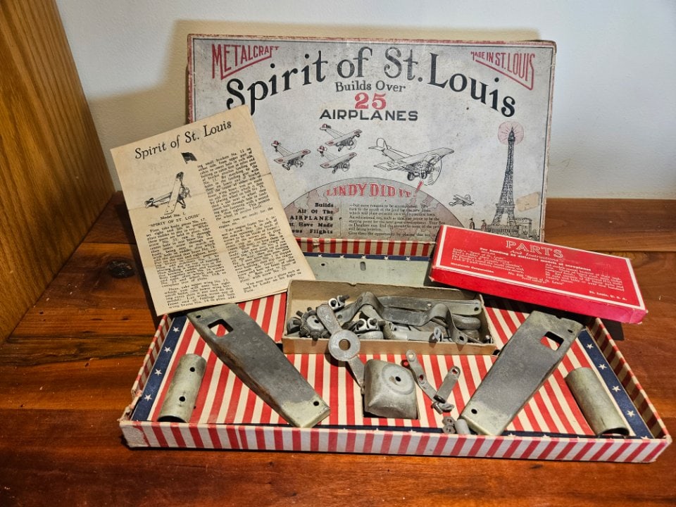Metalcraft Model 810 Spirit of St Louis Airplanes Kit, w/ Original Box. (1 of 8)