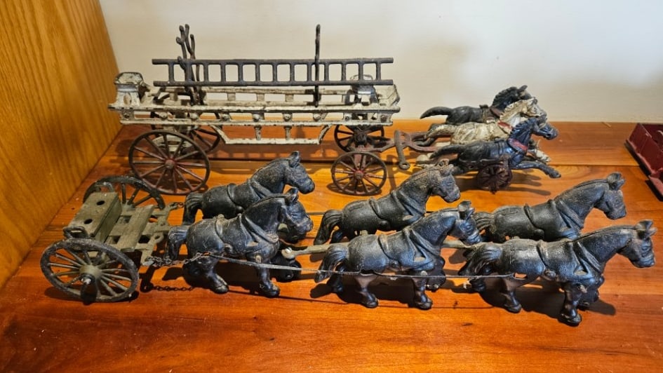 Antique Cast-Iron Handpainted 6-Horse Team, and a Ladder Wagon. (1 of 7)