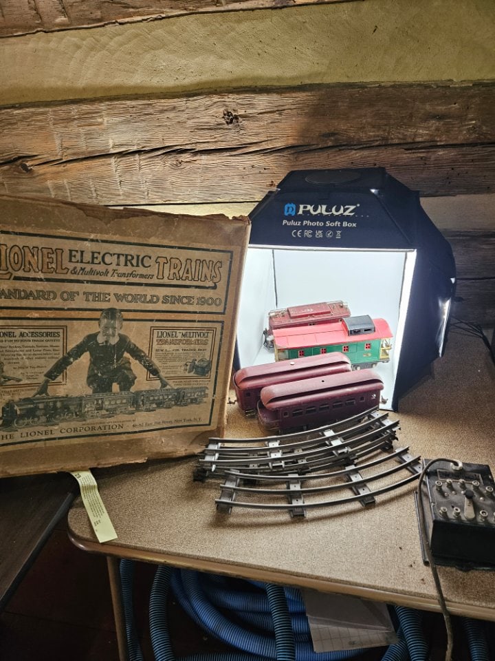 Antique Lionel Outfit #350 Prewar Train Set (1 of 10)