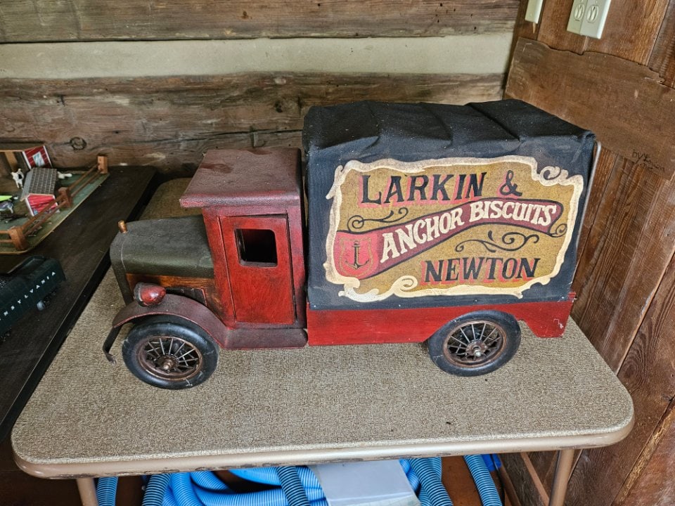 Larkin & Newton Biscuits Truck (1 of 6)