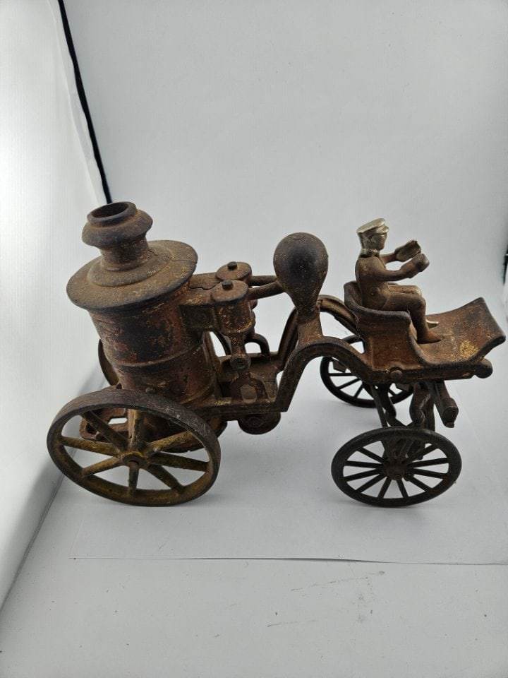 Antique Cast Iron Pumper Truck (1 of 4)