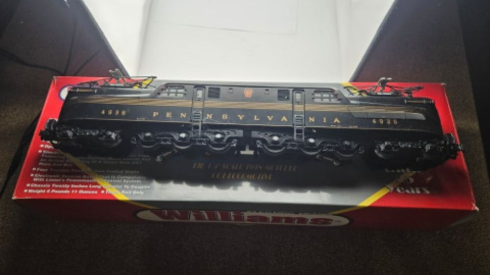 Williams O-Gauge Pennsylvania Vision Legacy Railroad Locomotive #4936 (1 of 6)
