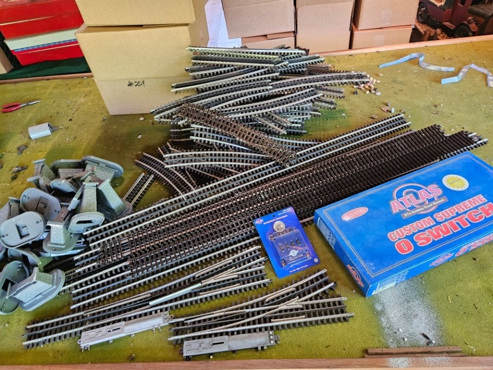 Gigantic Lot of Track, Switches and More (1 of 6)