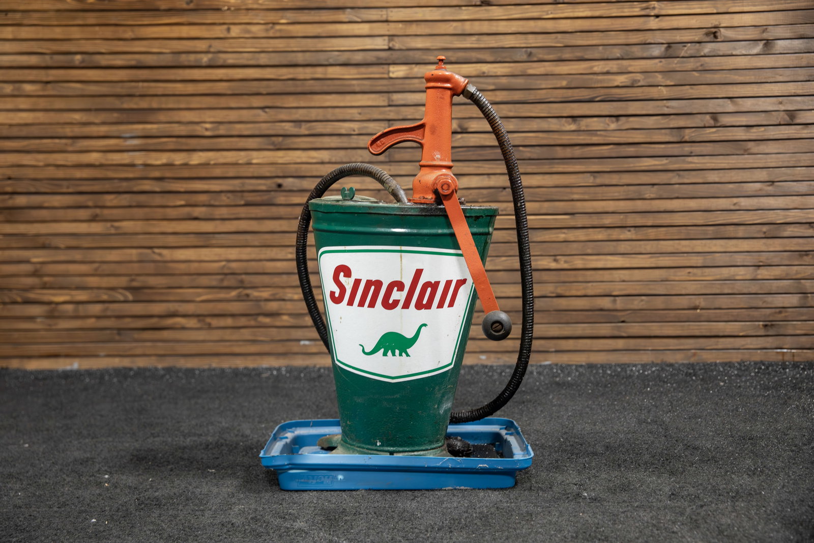 Sinclair Oil Dispenser: Unrestored Sinclair oil dispenser, in original green with original Sinclair graphics, this is a working unit with working pump and product, presented in as-found condition, ready for display or work i