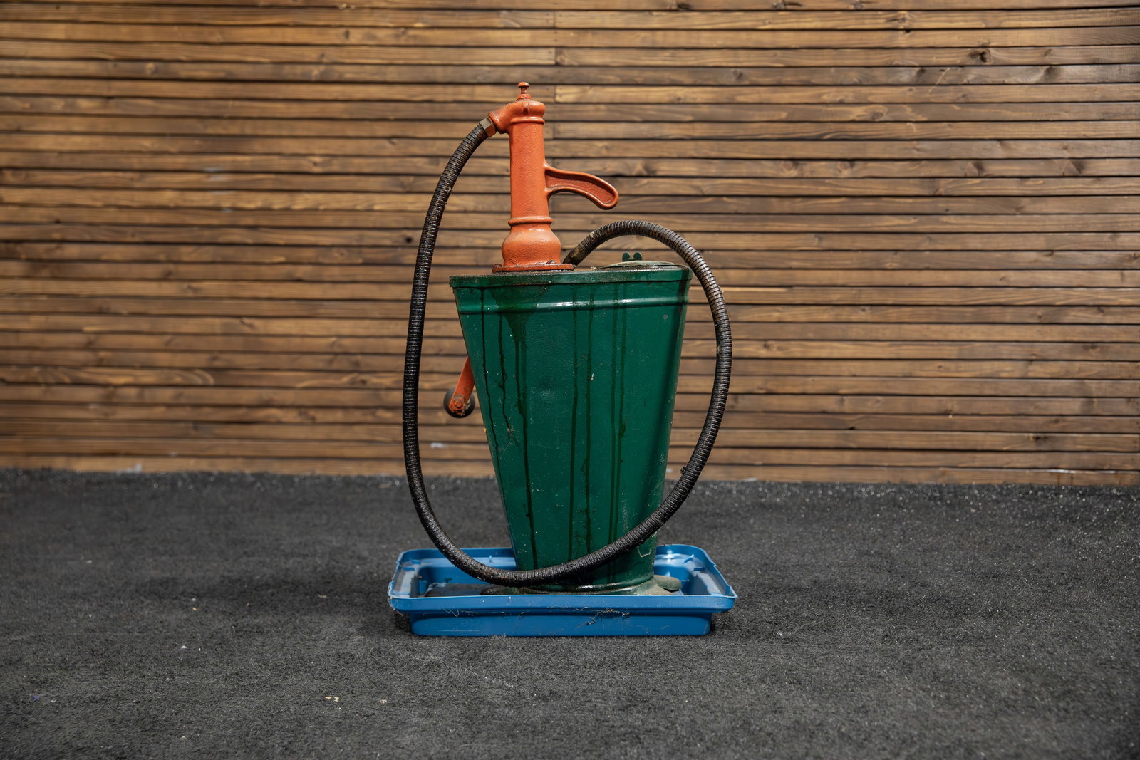 Sinclair Oil Dispenser - 3